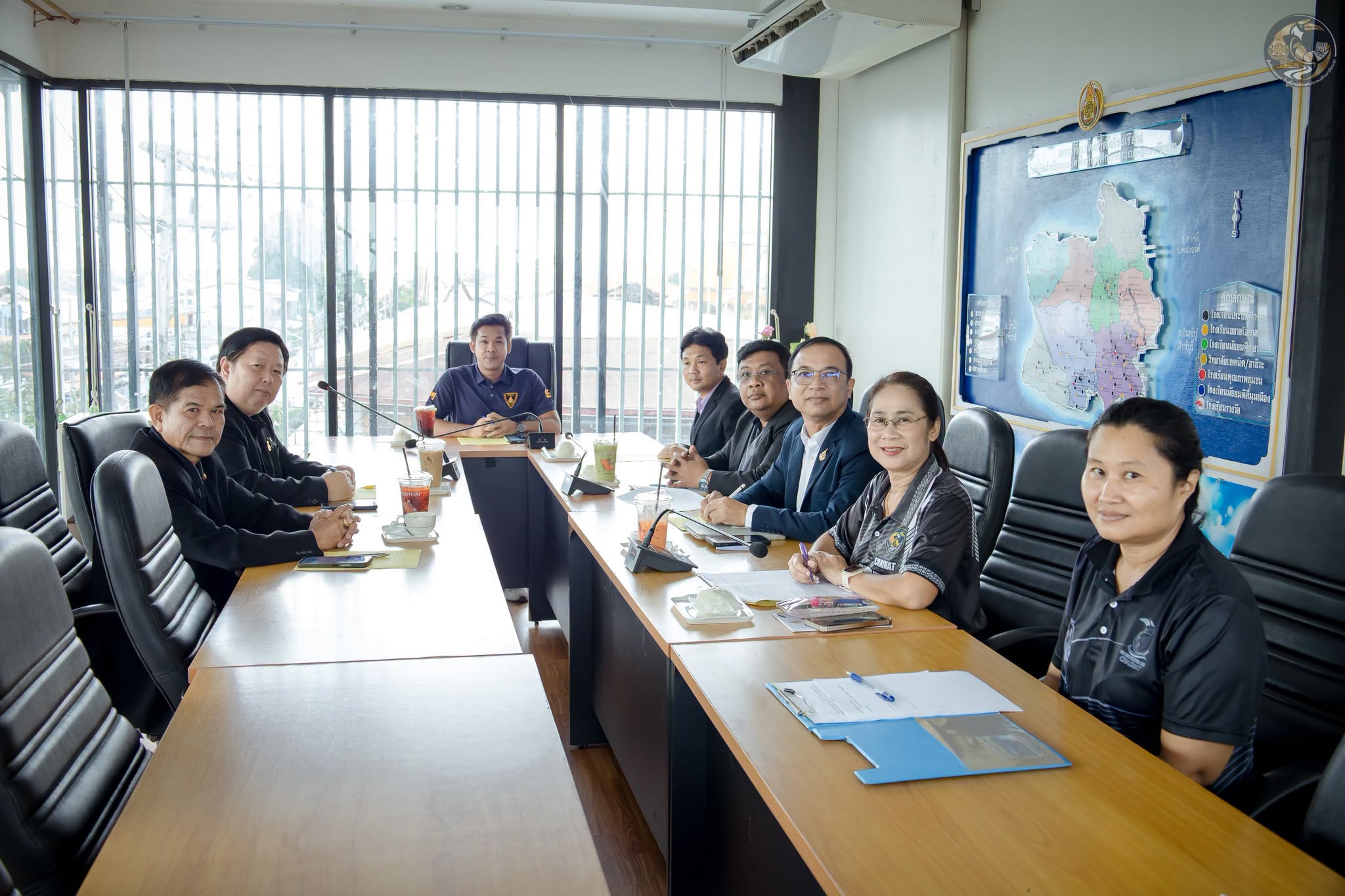 ประชุมสรุปผลการประเมินสัมฤทธิผลการปฎิบัติงานในหน้าที่เพื่อพัฒนาการศึกษาตำแหน่งรองผู้อำนวยการสถานศึกษา และผู้อำนวยการสถานศึกษา ของนายธนาวุธ เรือนนันชัย รองผู้อำนวยการโรงเรียนบางไก่เถื่อน(ตันติวิสิษฐ์ปร